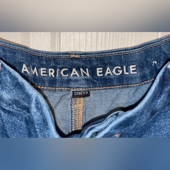 American Eagle Outfitters Classic Blue Curvy Mom Jeans - Stretch - Picture 6 of 12